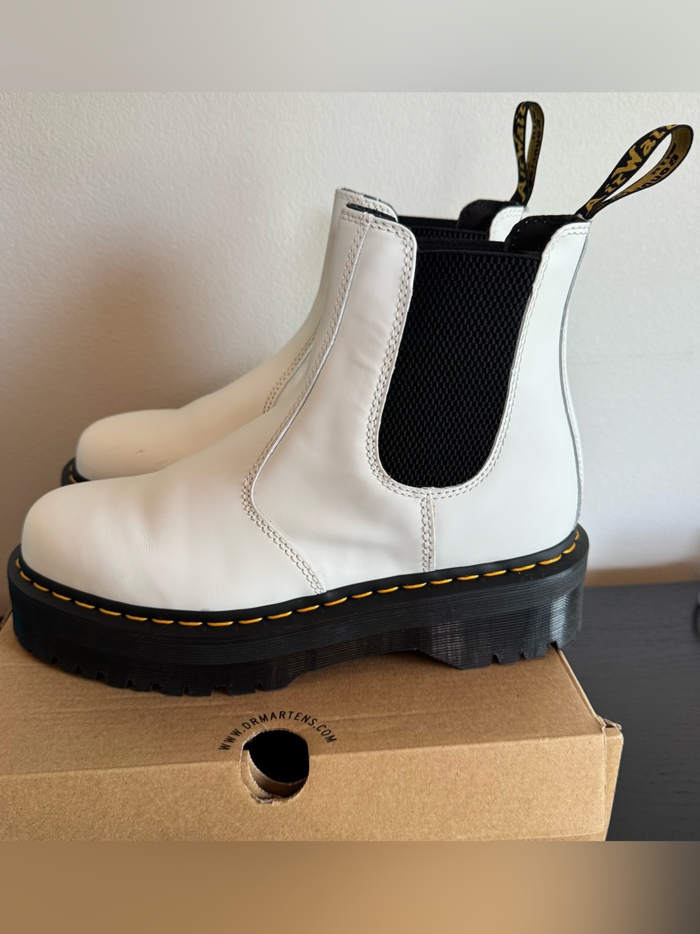 Dr. Martens 2976 Quad White Leather Platform Chelsea Boots Womens 10